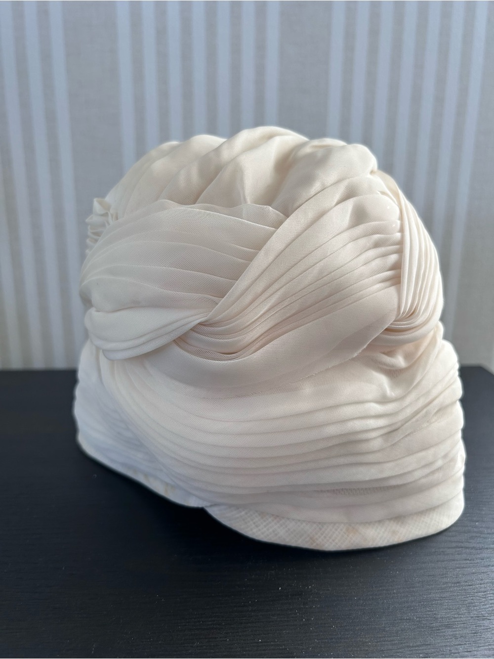 VTG Miss Lynn Women's Cream Chiffon Pleated Turban Hat 1960s